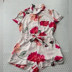 Victoria’s Secret Floral Romper with Belt and Pockets

Size XS